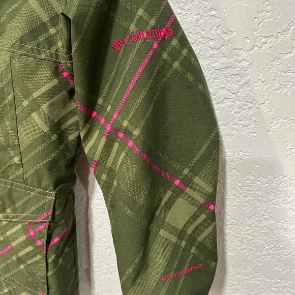 Columbia Green and Pink Hooded Jacket - Picture 3 of 4